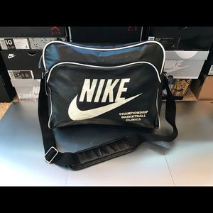 Nike Vintage Messenger/ Coaching Bag Black White